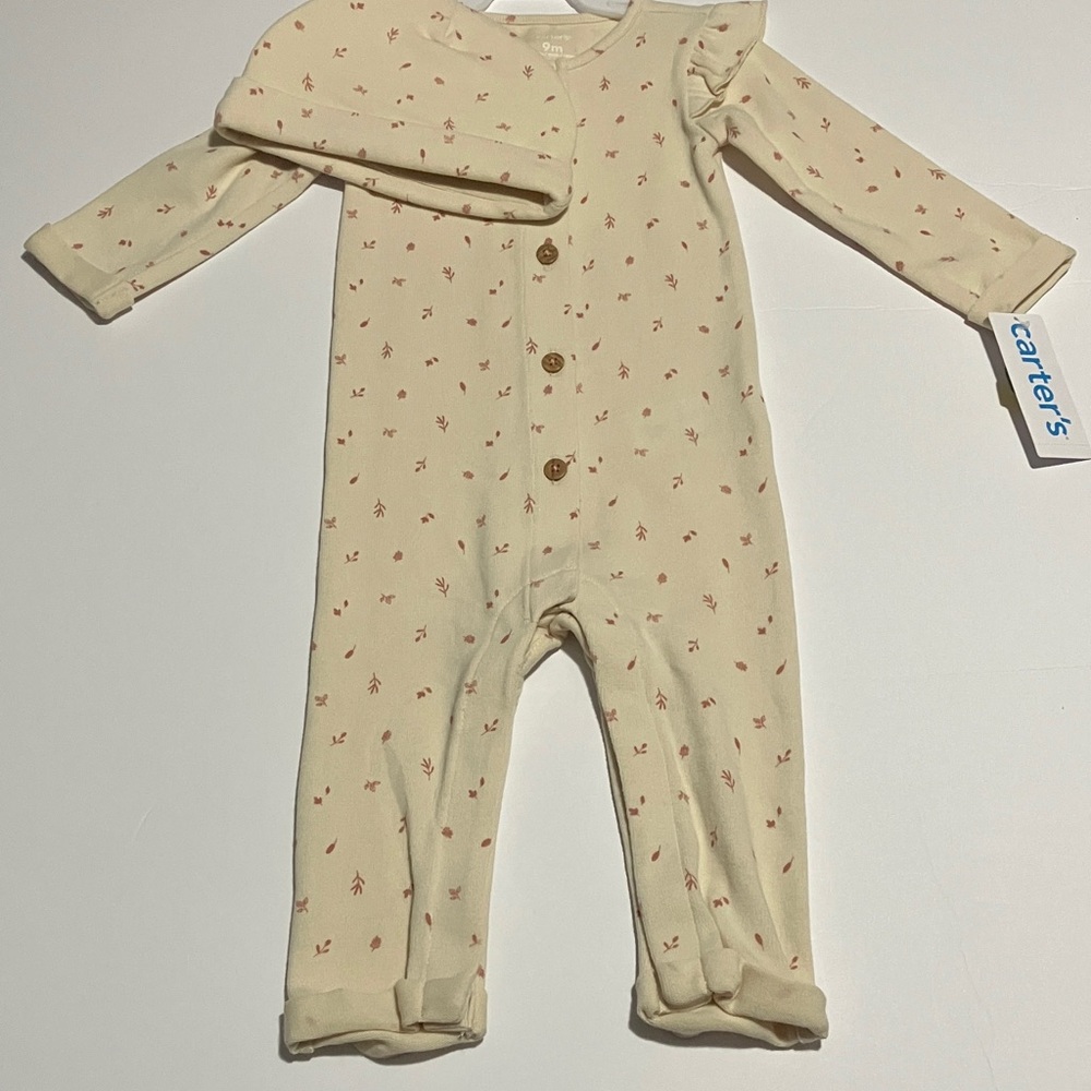 NWT Girls Carter’s Outfit 9 Months New
